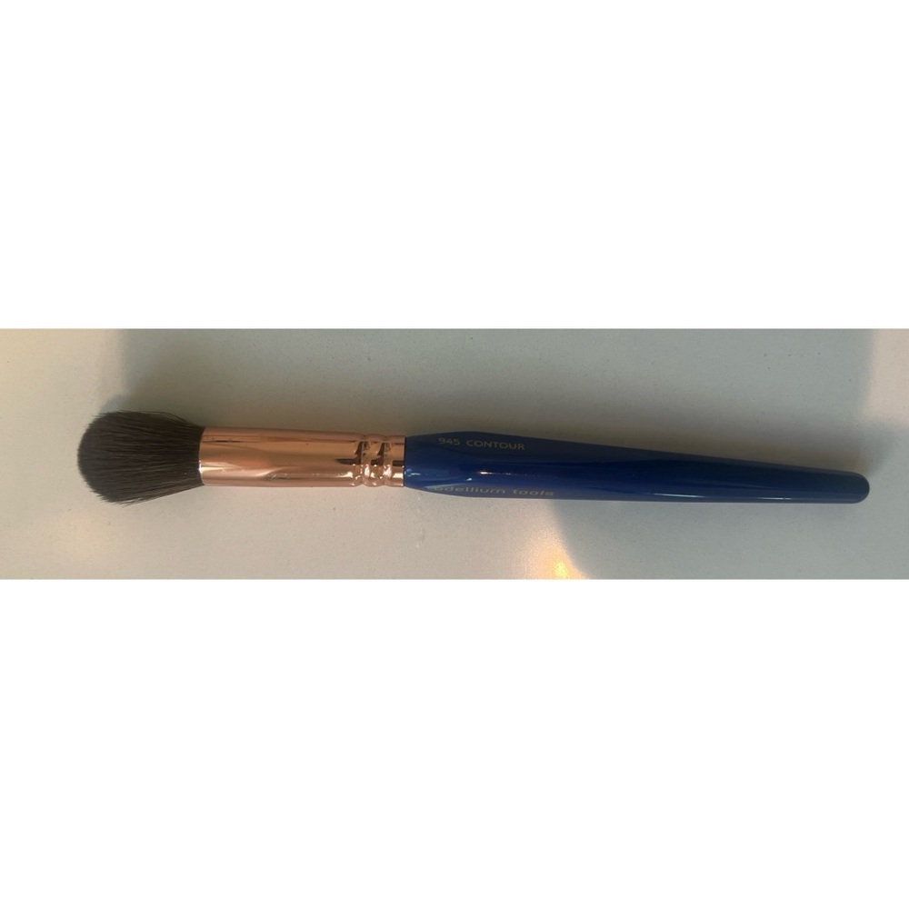 Bdellium Tools in 945 Contour
